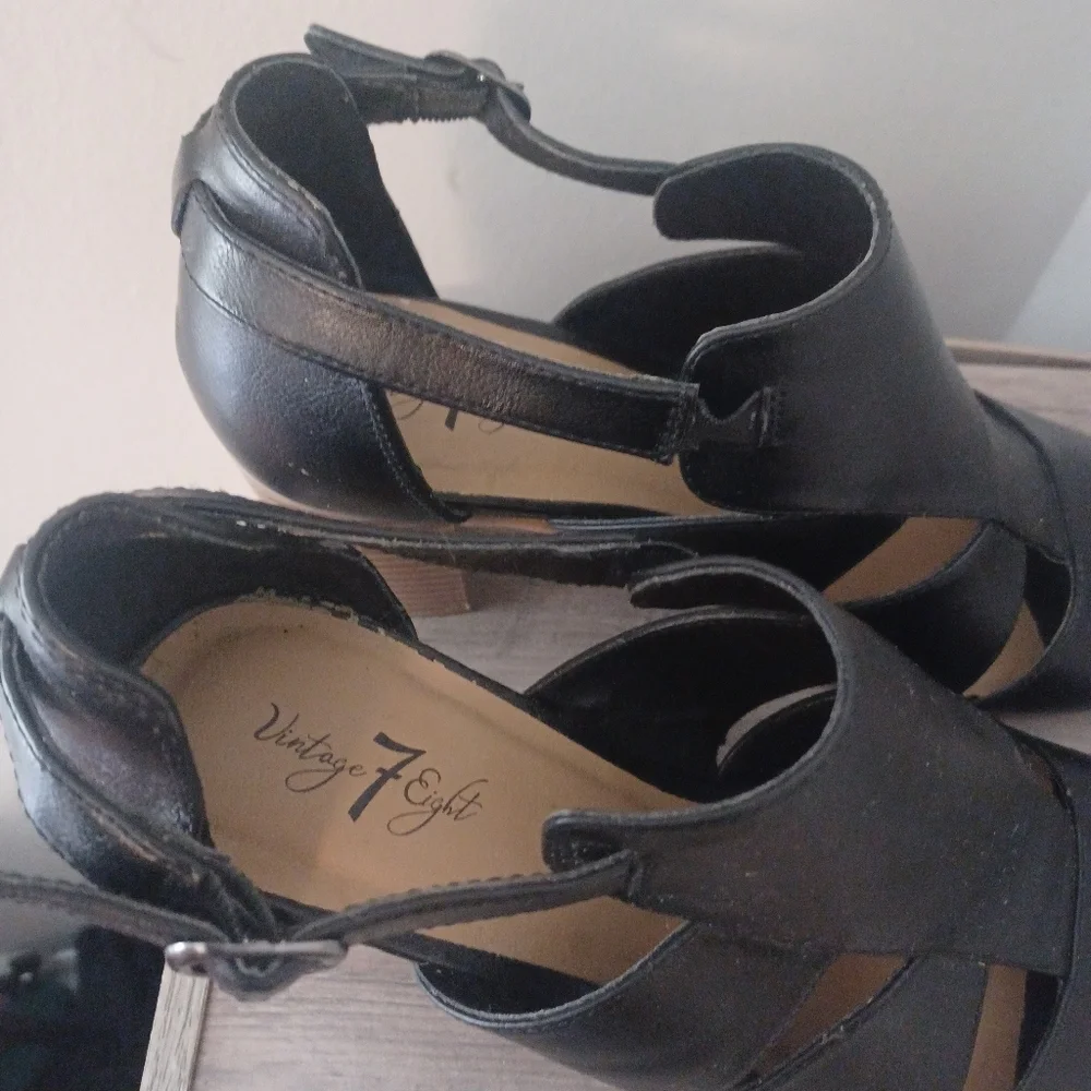 Vintage 7 Eight Strappy Block Heel Sandals Sz 10
